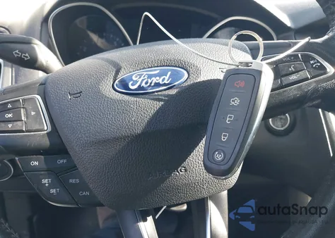 2018 Ford Focus Titanium из США, поврежденный, VIN 1FADP3N21JL249695